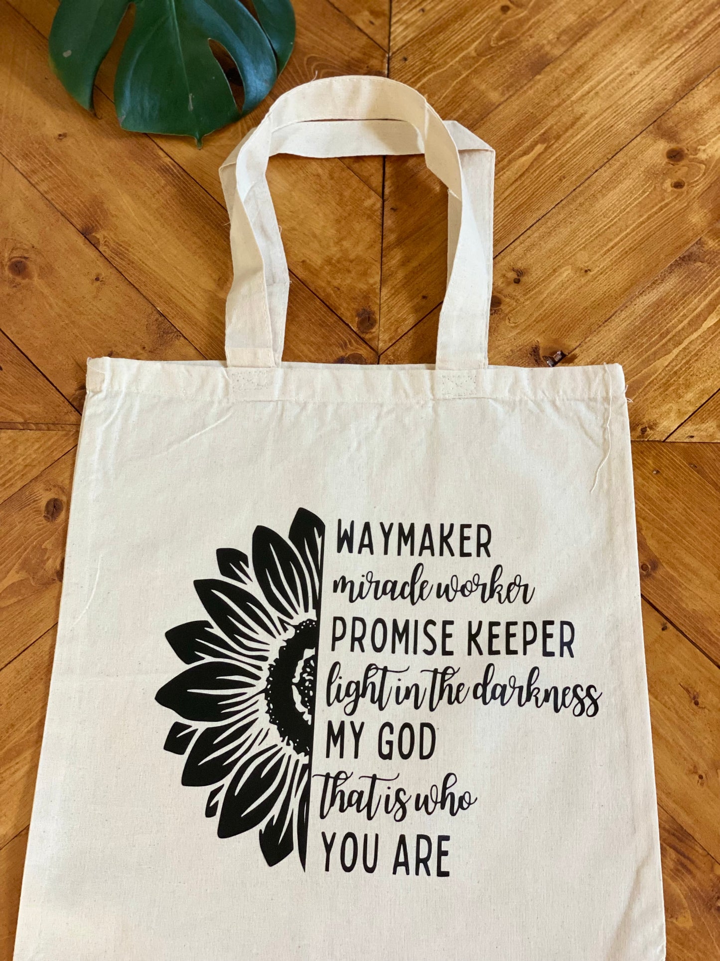 Waymaker, Miracle Worker , Promise Keeper, Light in the Darkness My God that is who you are Tote bags